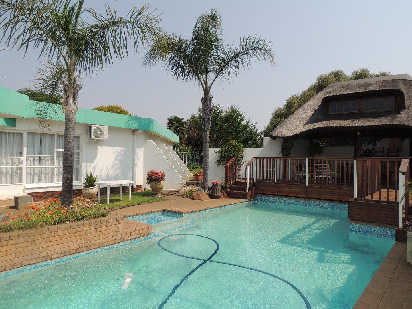 4 Bedroom House for Sale in Universitas Bloemfontein