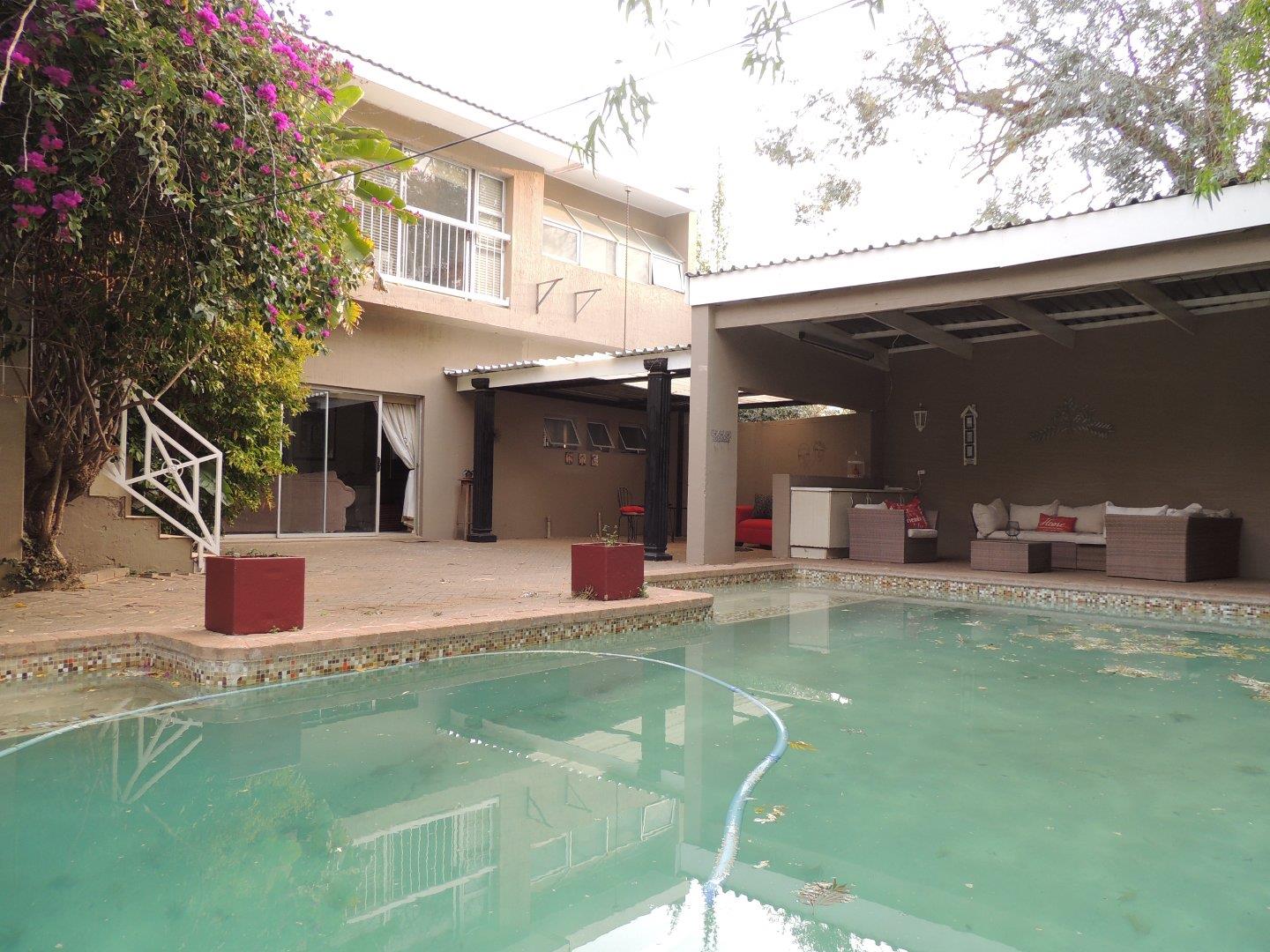 5 Bedroom House for Sale in Heuwelsig Bloemfontein