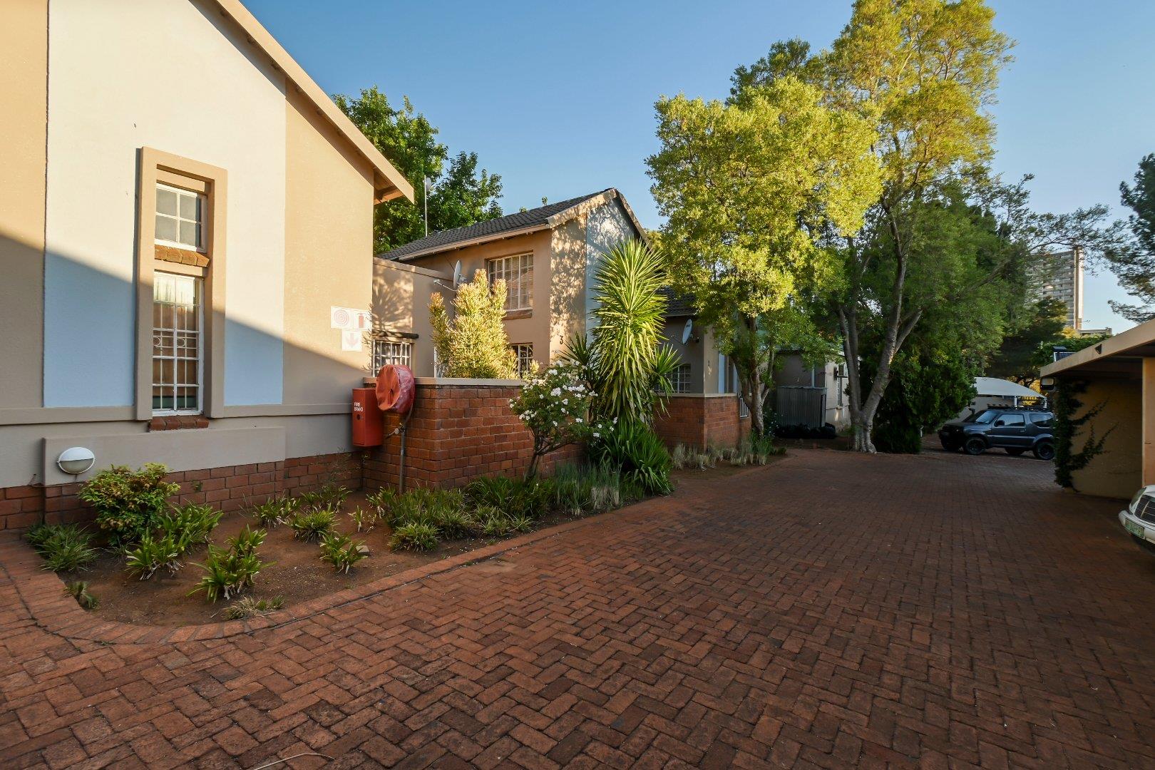 3 Bedroom Townhouse for Sale in Westdene