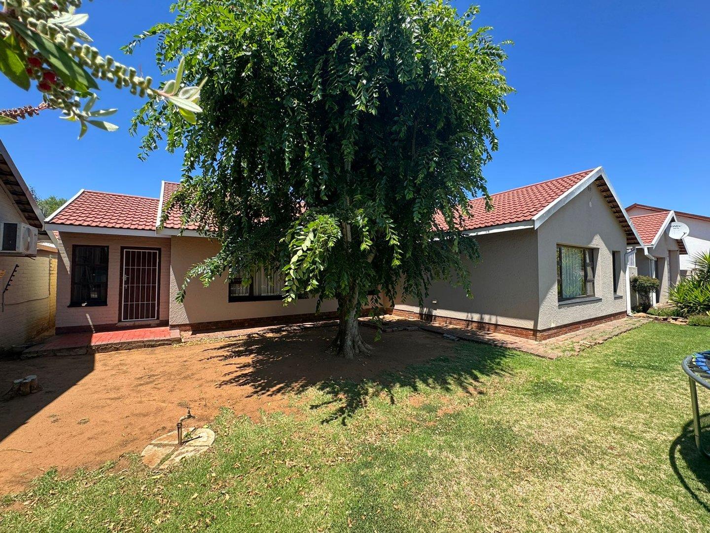 4 Bedroom House for Sale in Bayswater Bloemfontein