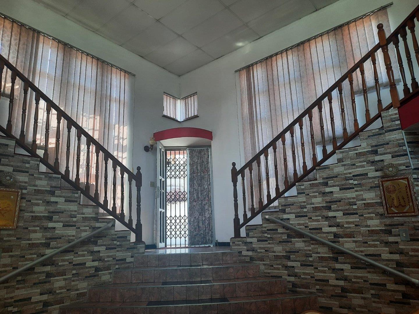 7 Bedroom House for Sale in Palmiet