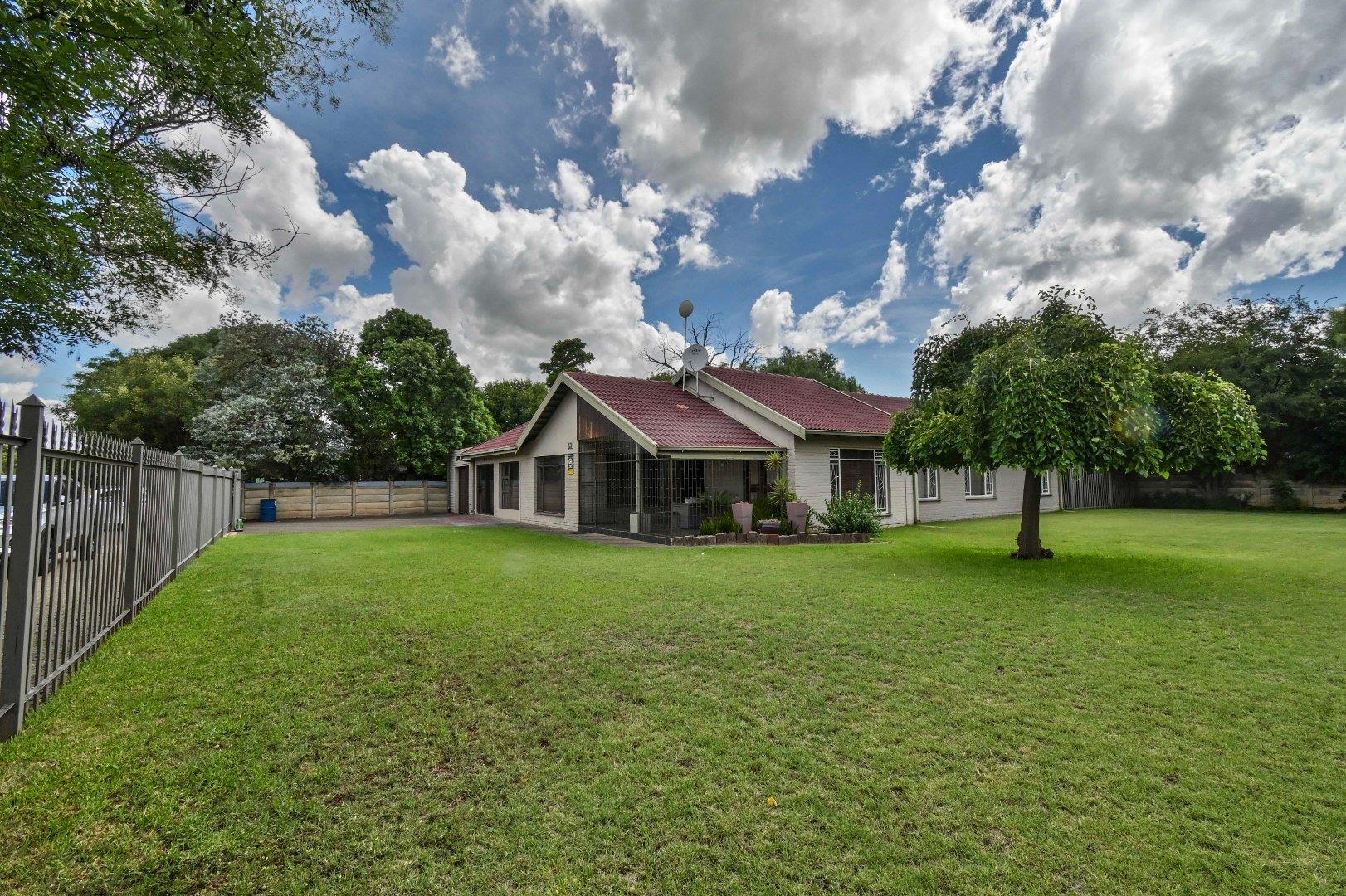 3 Bedroom House for Sale in Universitas