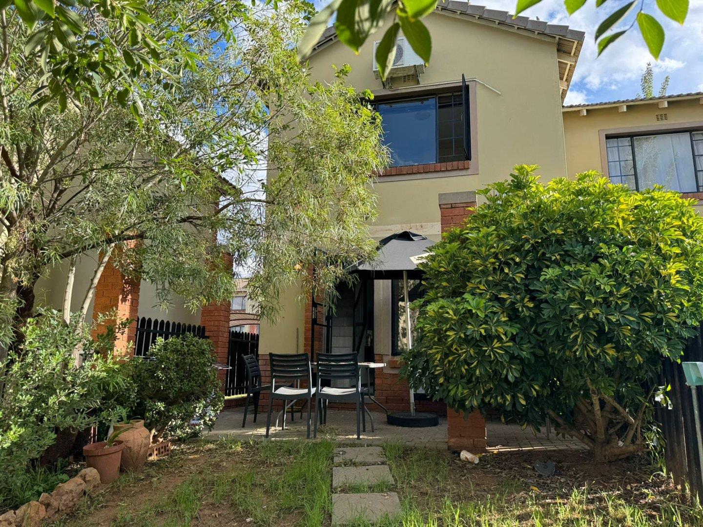 2 Bedroom Townhouse for Sale in Hillside Bloemfontein