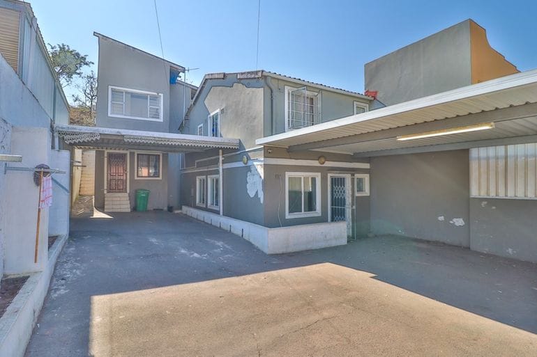 8 Bedroom House for Sale in Newlands East