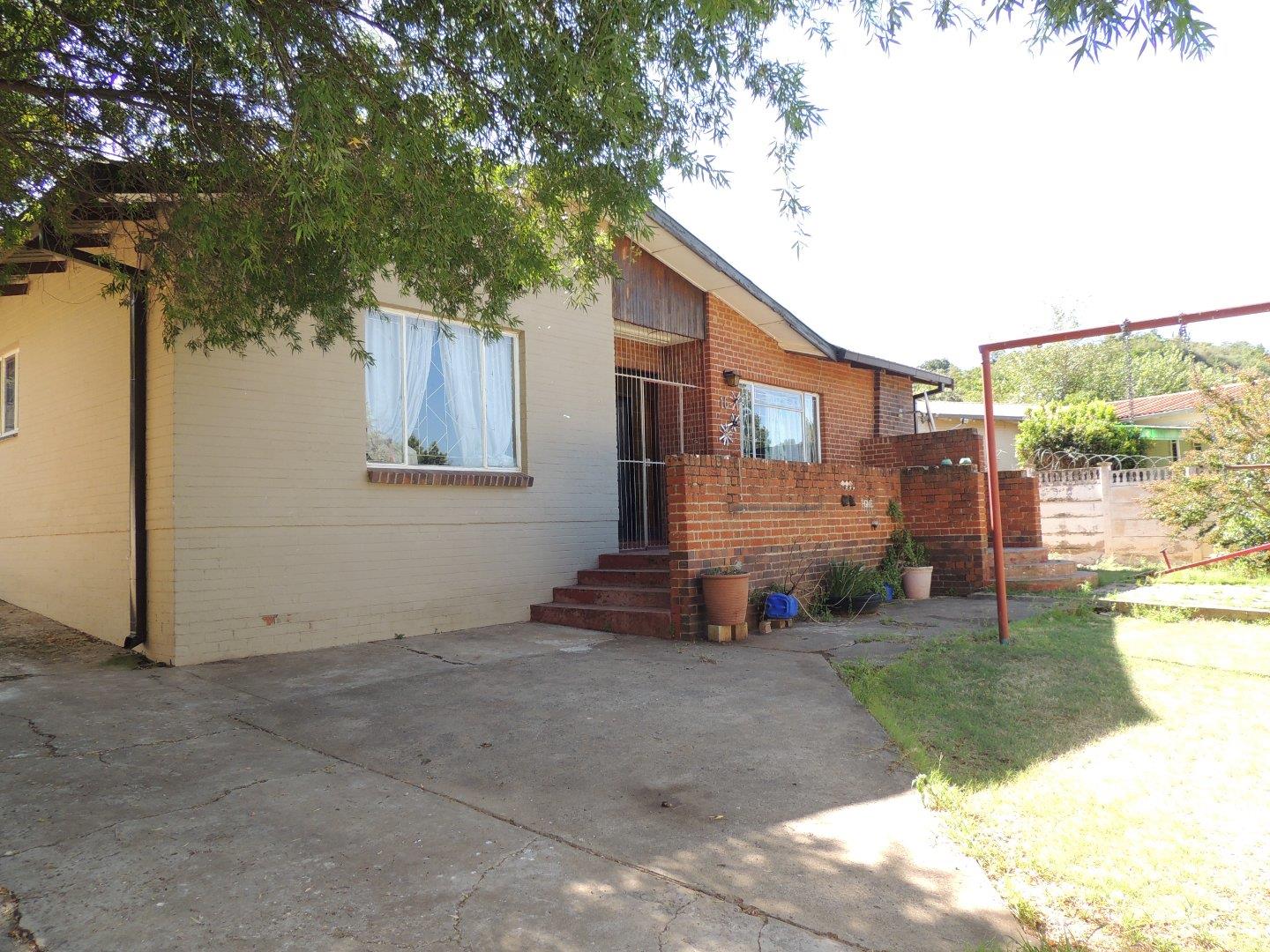 4 Bedroom House for Sale in Uitsig