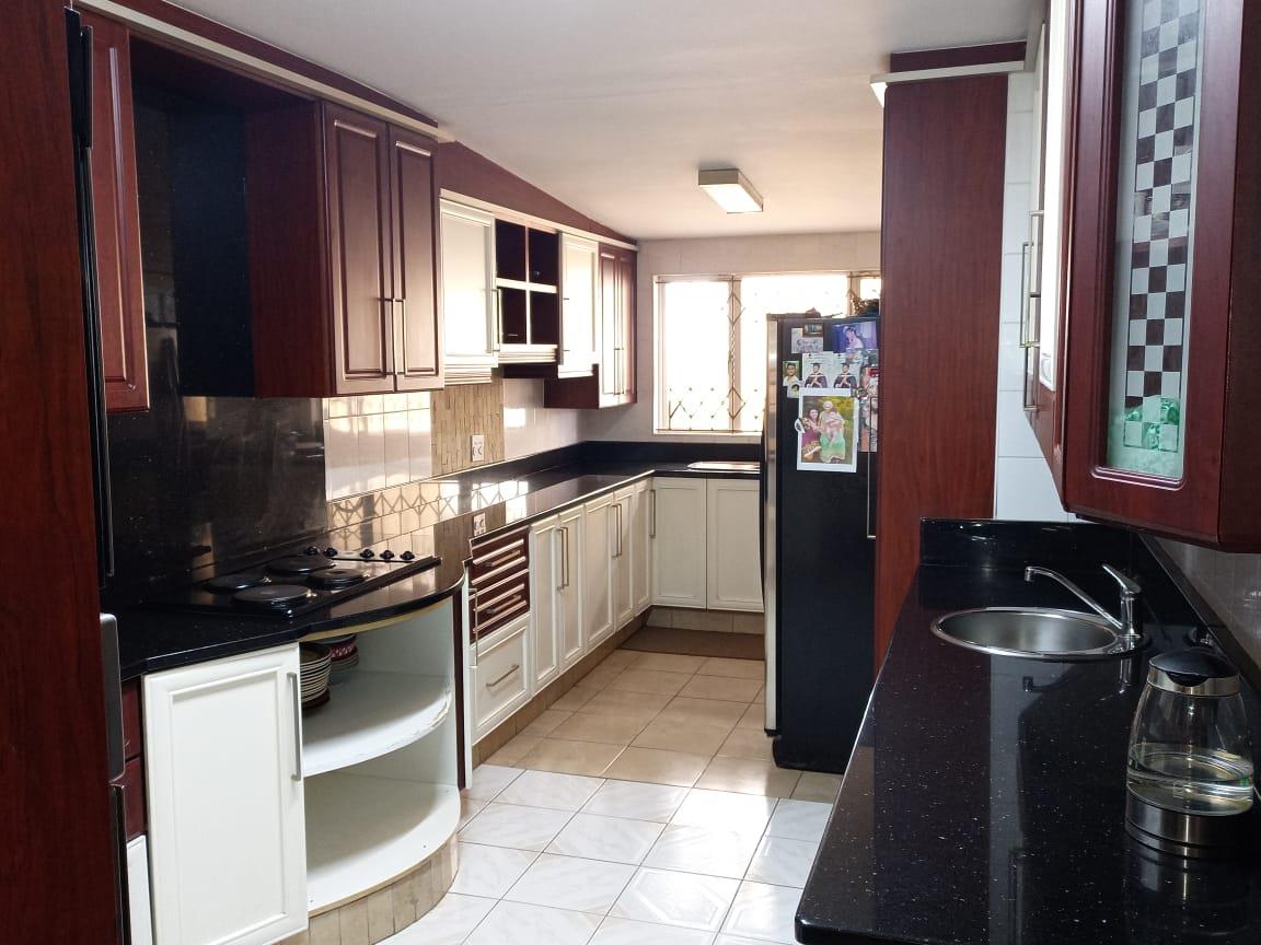 4 Bedroom House for Sale in Newlands West