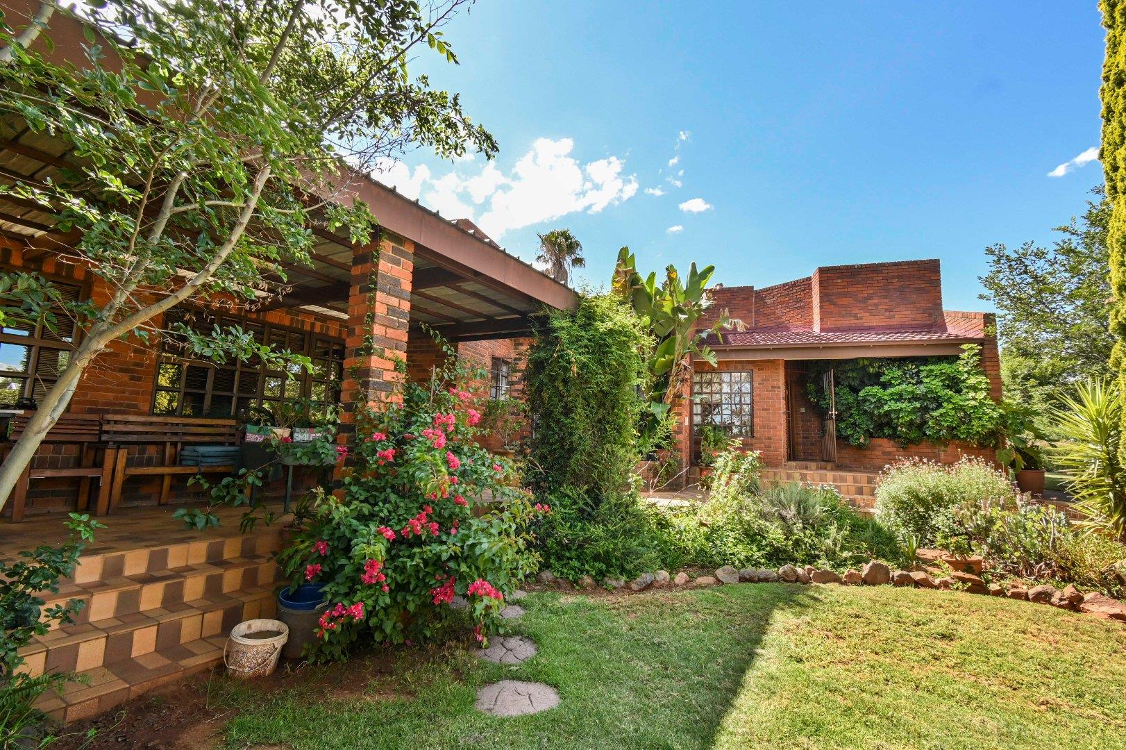 4 Bedroom House for Sale in Universitas