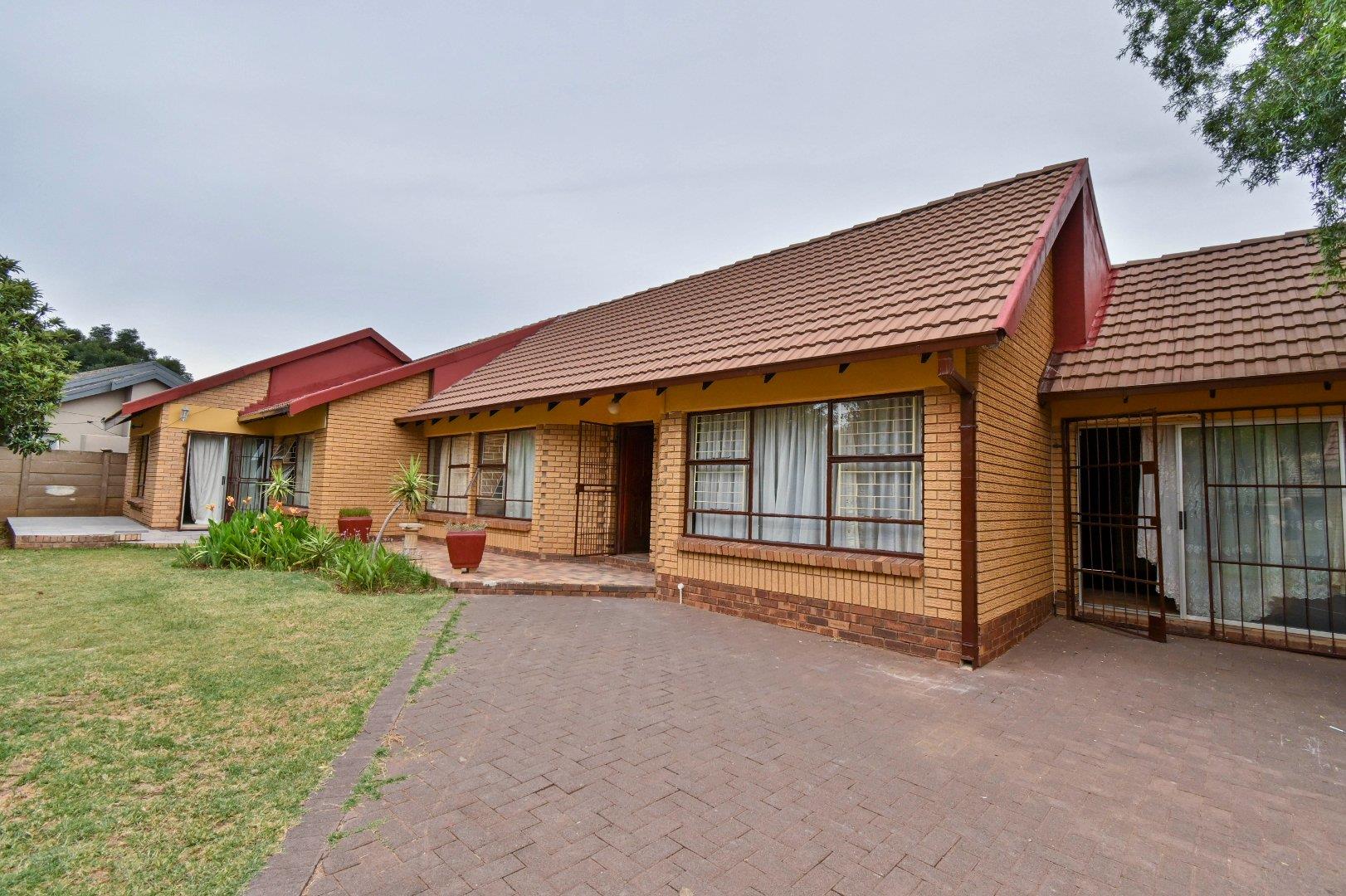 4 Bedroom House for Sale in Pellissier