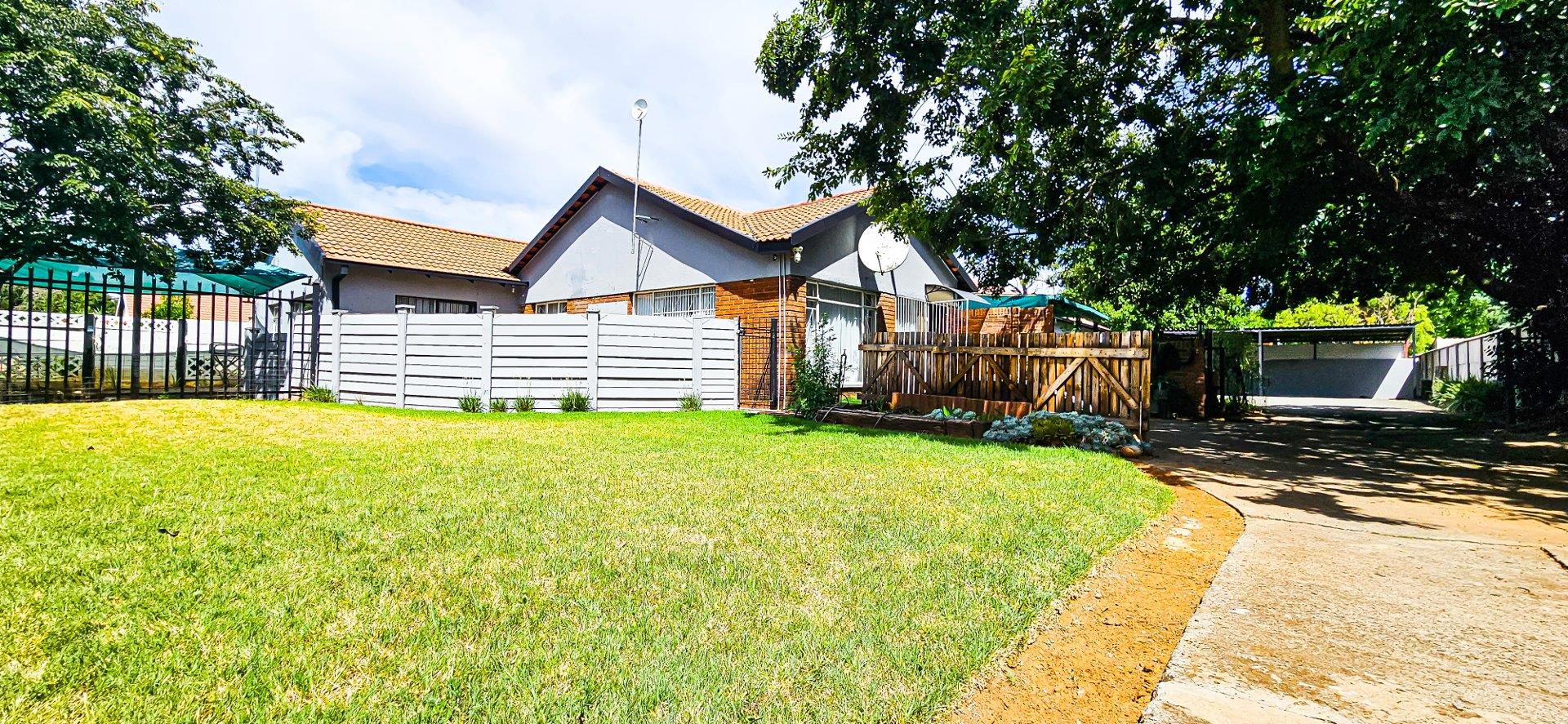 6 Bedroom House for Sale in Universitas, Bloemfontein