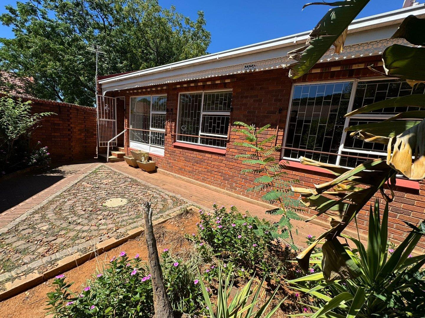 2 Bedroom Townhouse for Sale in Navalsig