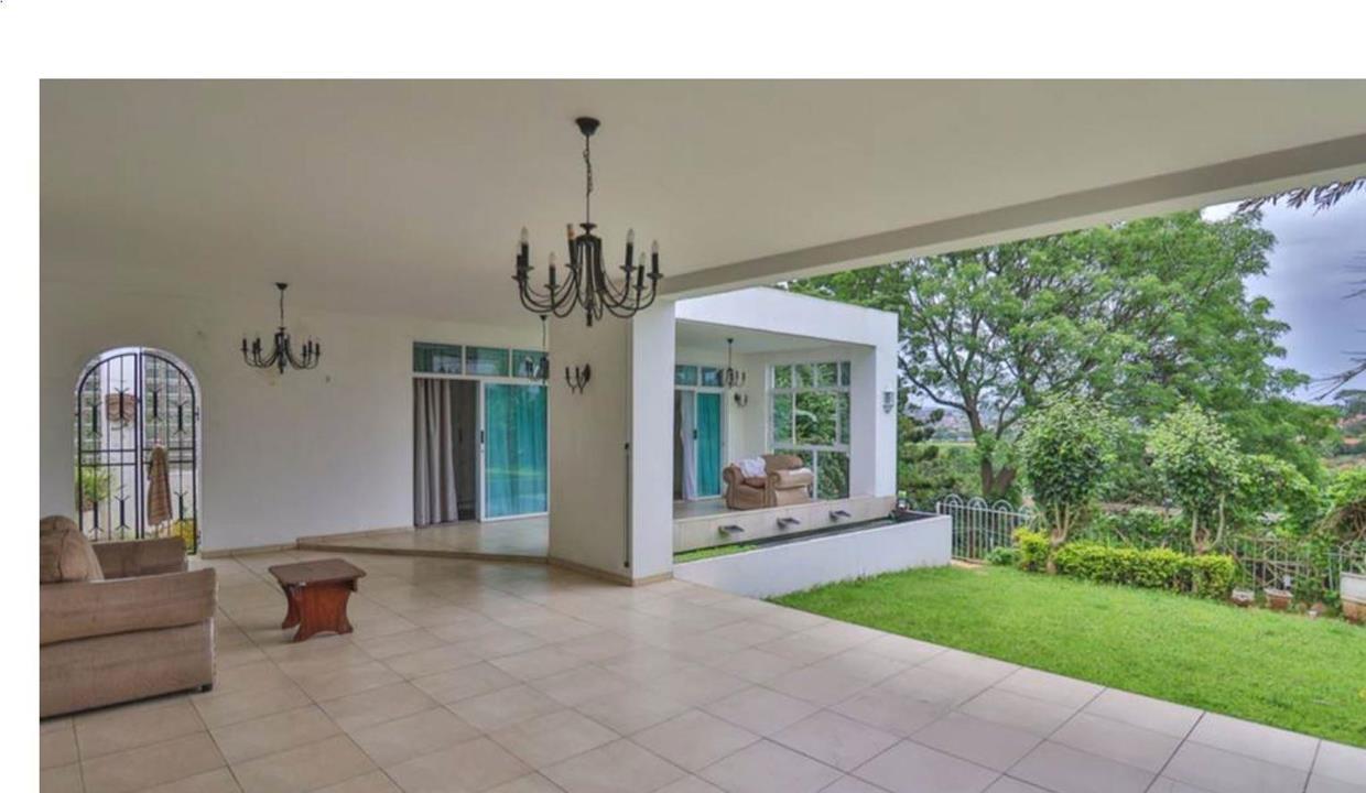 4 Bedroom House for Sale in Manor Gardens