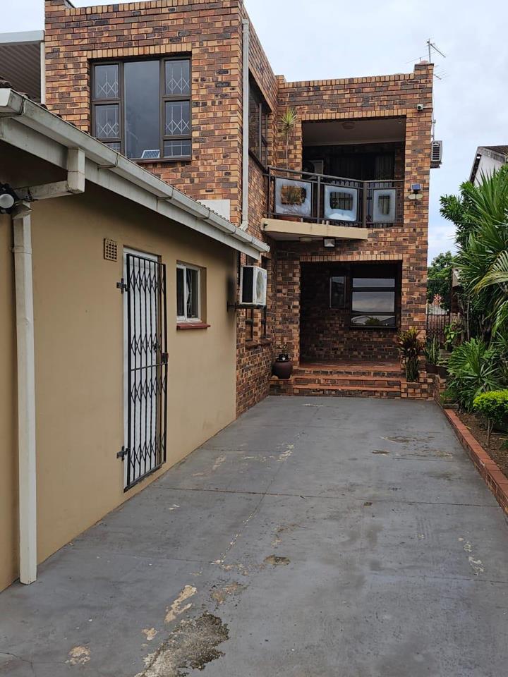 4 Bedroom House for Sale in Newlands West