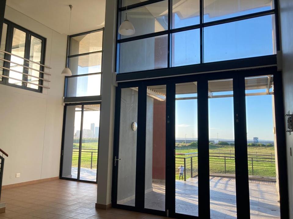 Stunning Double Volume Apartment in the Point Waterfront