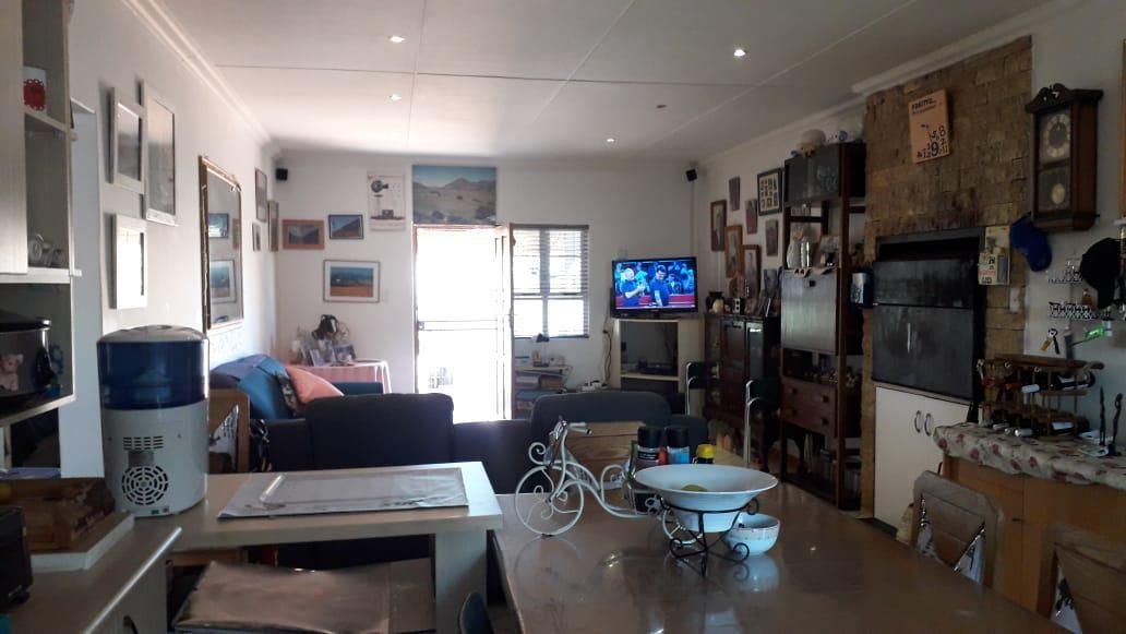 3 Bedroom House For Sale in Bluewater Bay