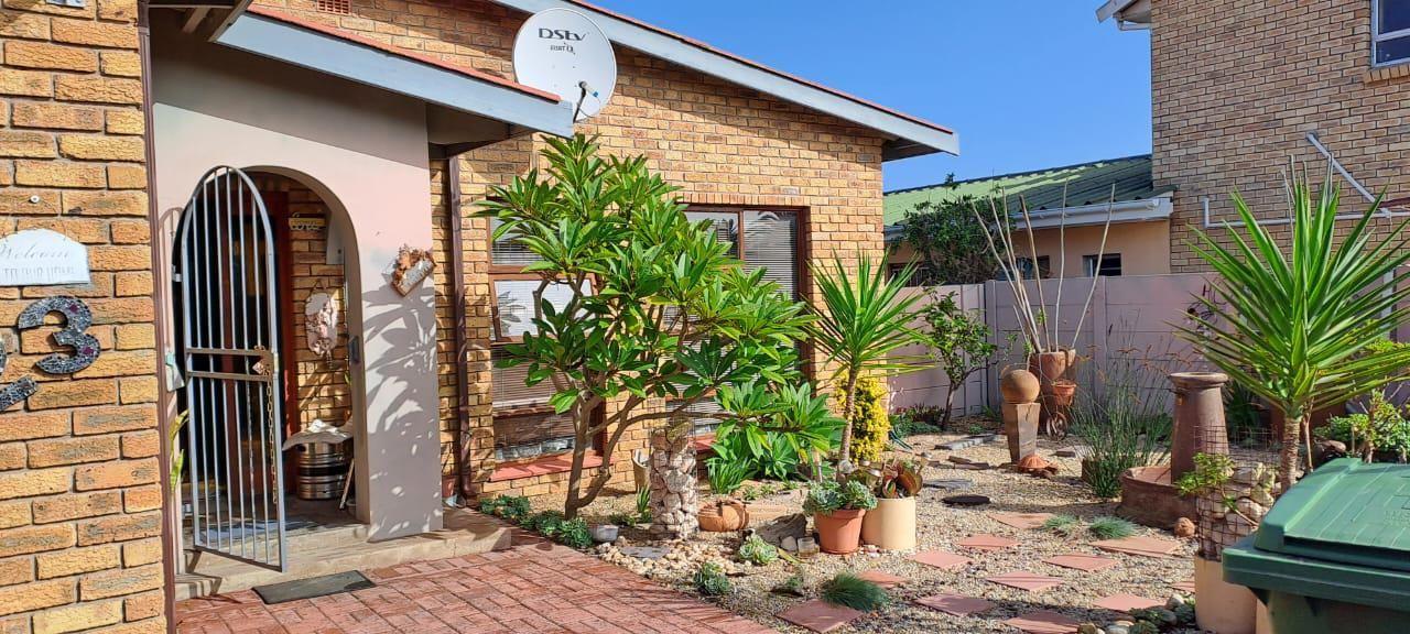 3 Bedroom House For Sale in Saldanha Central