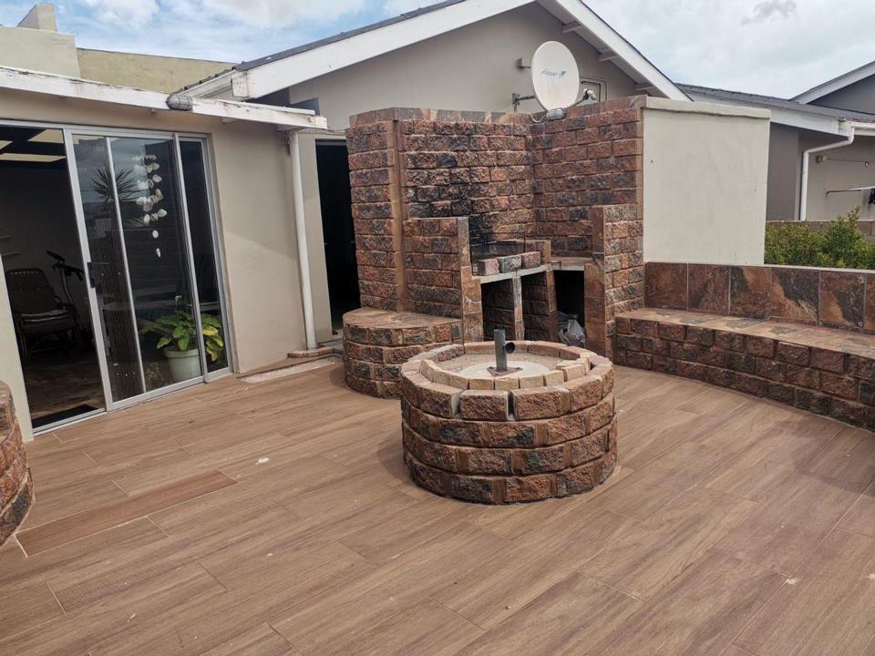 4 Bedroom House For Sale in Parkersdorp