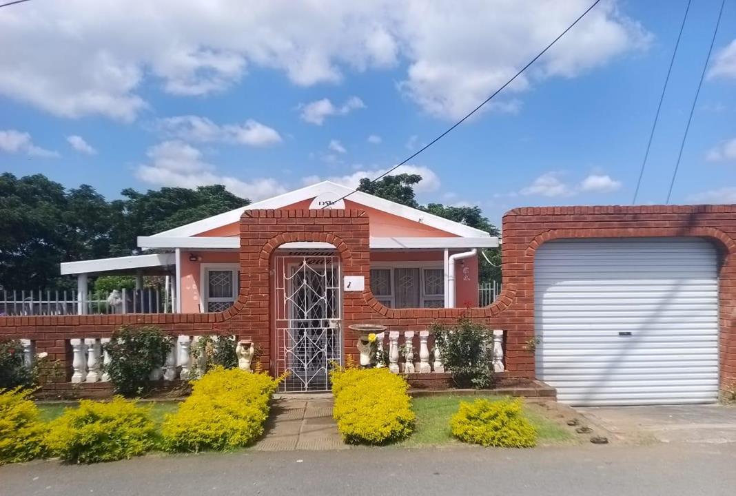 2 Bedroom House for Sale in Newlands East