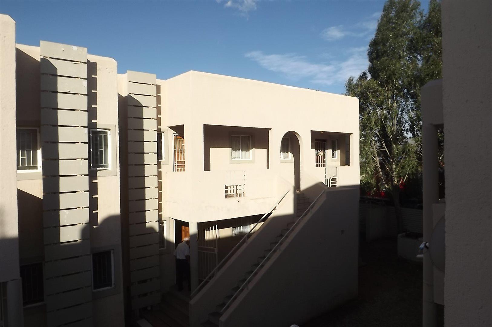 1 Bedroom Townhouse for Sale in Langenhovenpark