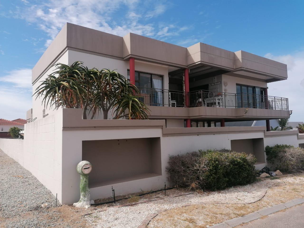 4 Bedroom House for Sale in Myburgh Park