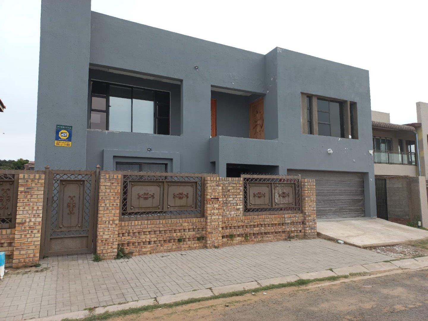 4 Bedroom House for Sale in Vista Park