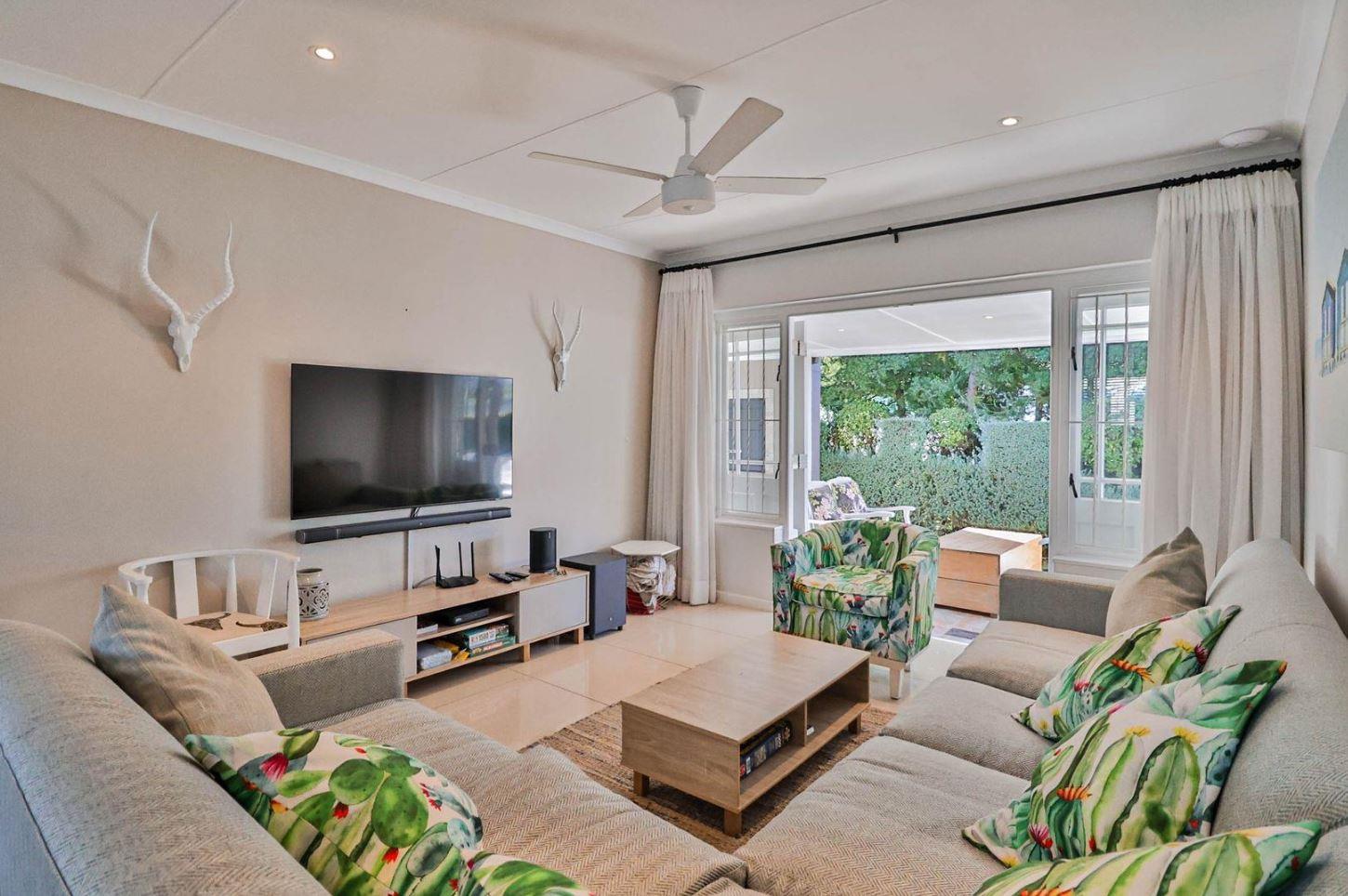 3 BEDROOM HOUSE FOR SALE IN PIESANG VALLEY