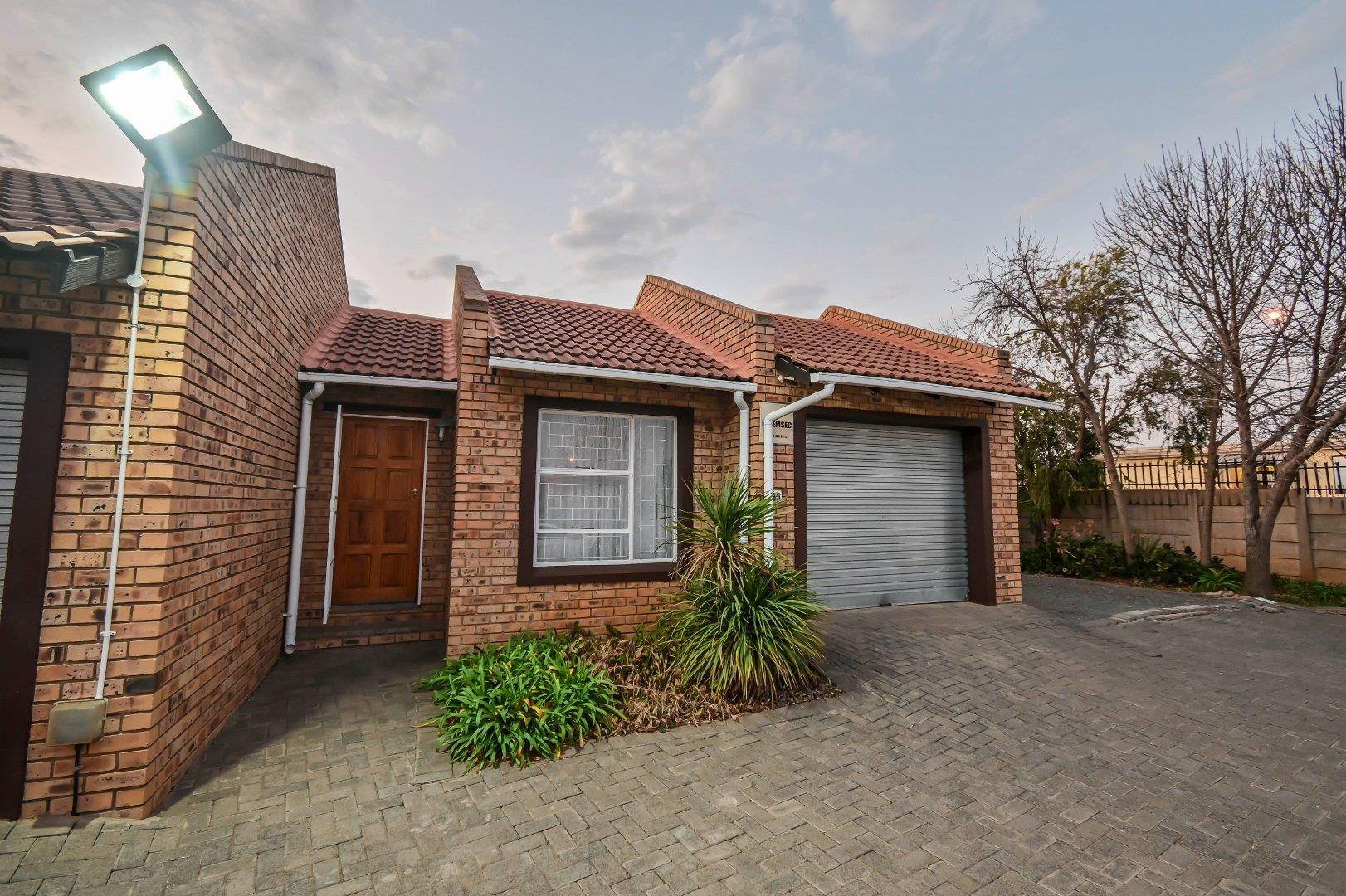 2 Bedroom Townhouse for Sale in Fauna