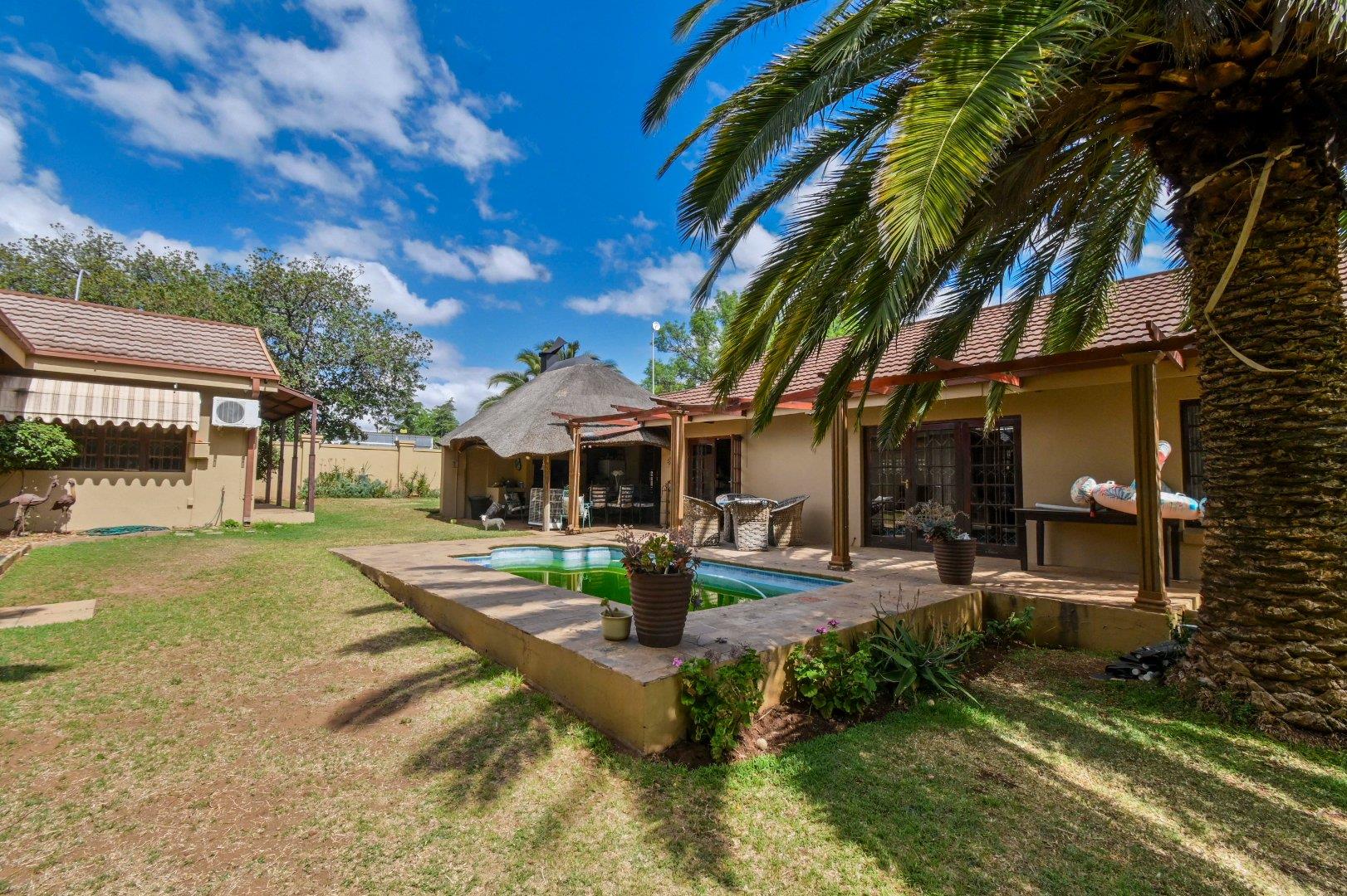 4 Bedroom House for Sale in Universitas Ridge