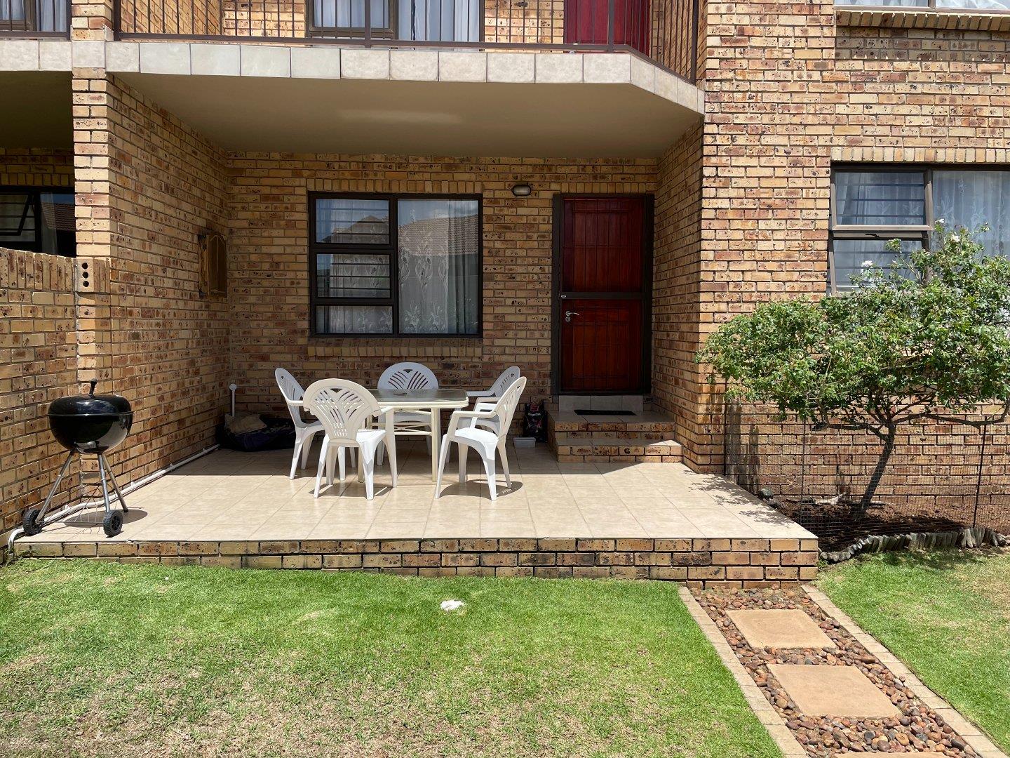 2 Bedroom Townhouse for Sale in Shellyvale