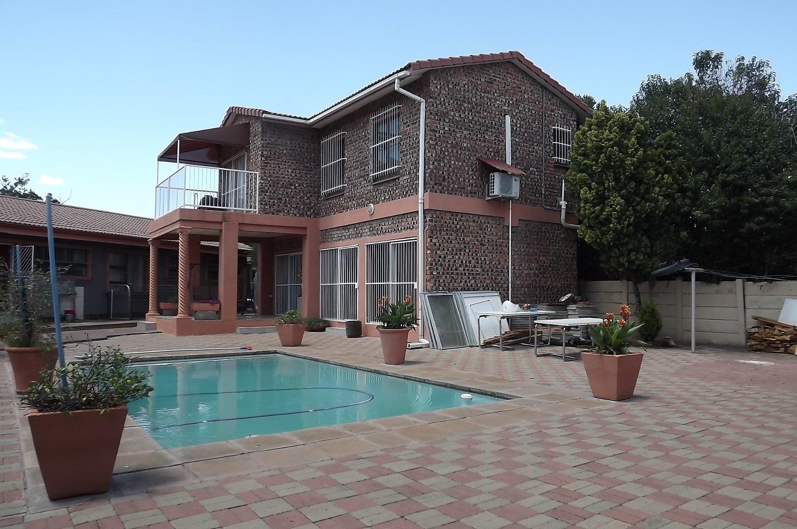 8 Bedroom House for Sale in Fauna