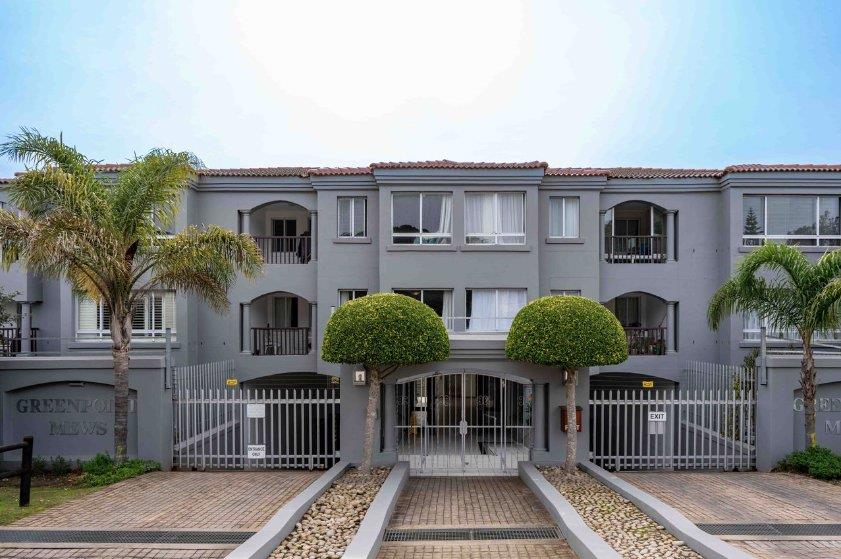 2 BEDROOM APARTMENT / FLAT FOR SALE IN GREEN POINT MEWS