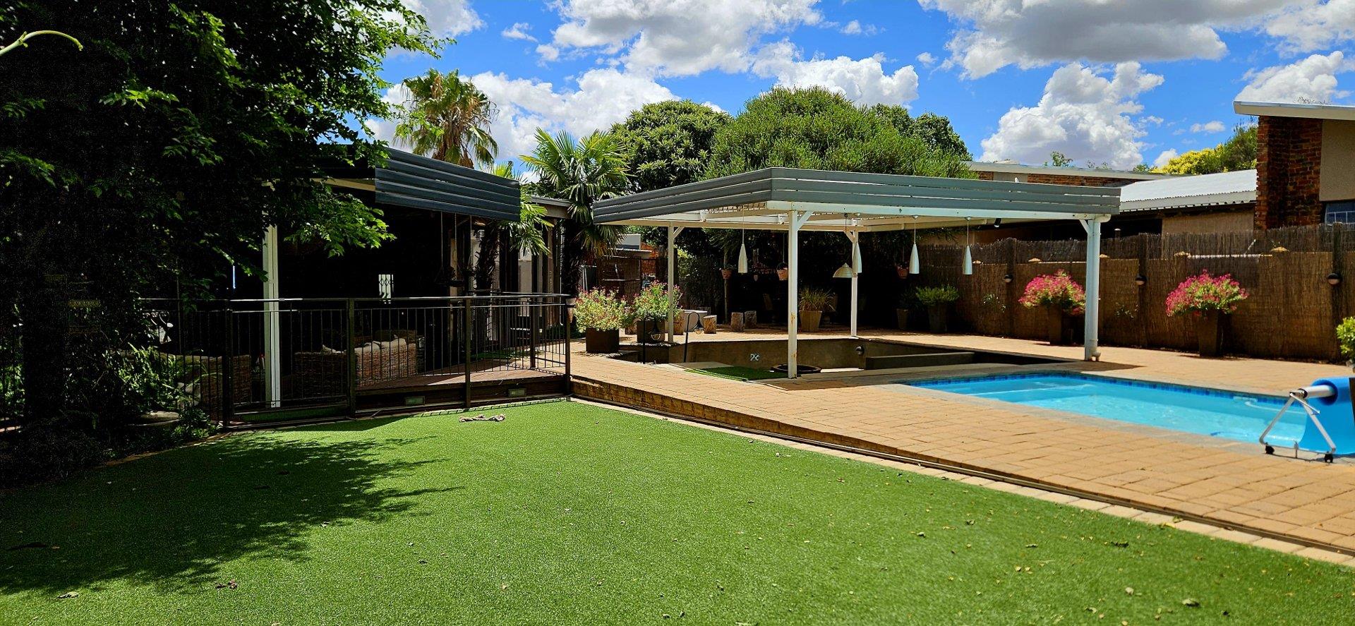 3 Bedroom House for Sale in Langenhovenpark