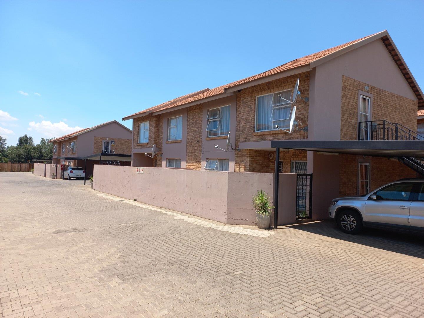 2 Bedroom Townhouse for Sale in Pellissier