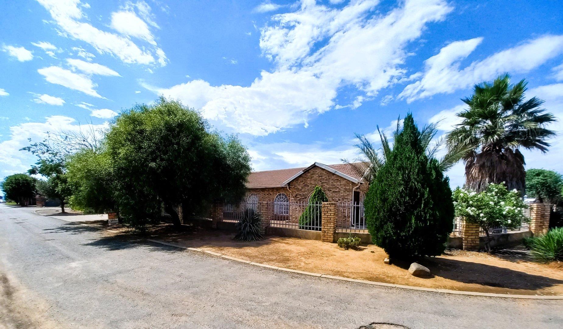 3 Bedroom House for Sale in Mandela View