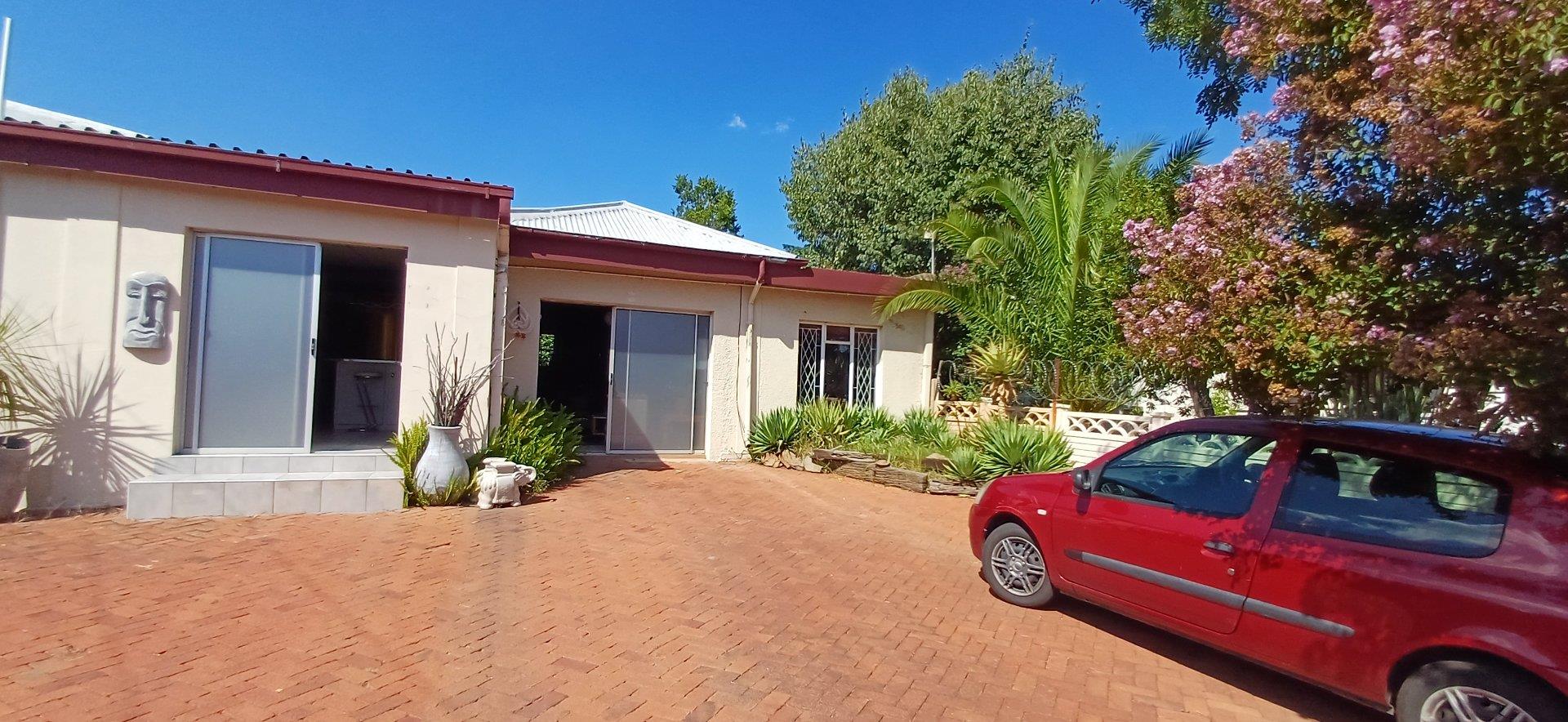 5 Bedroom House for Sale in Dan Pienaar