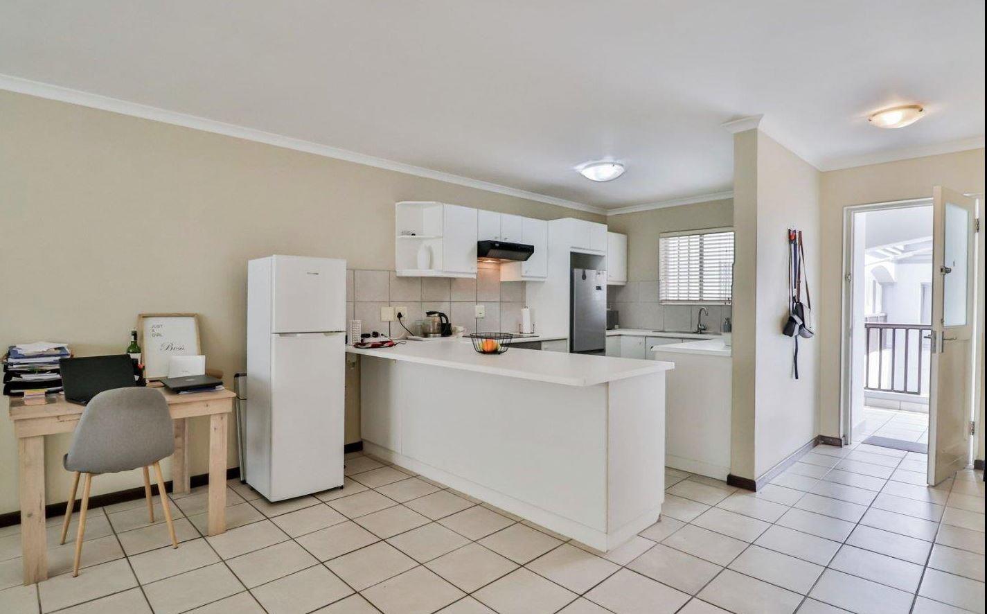 2 BEDROOM APARTMENT / FLAT TO RENT IN GREEN POINT MEWS