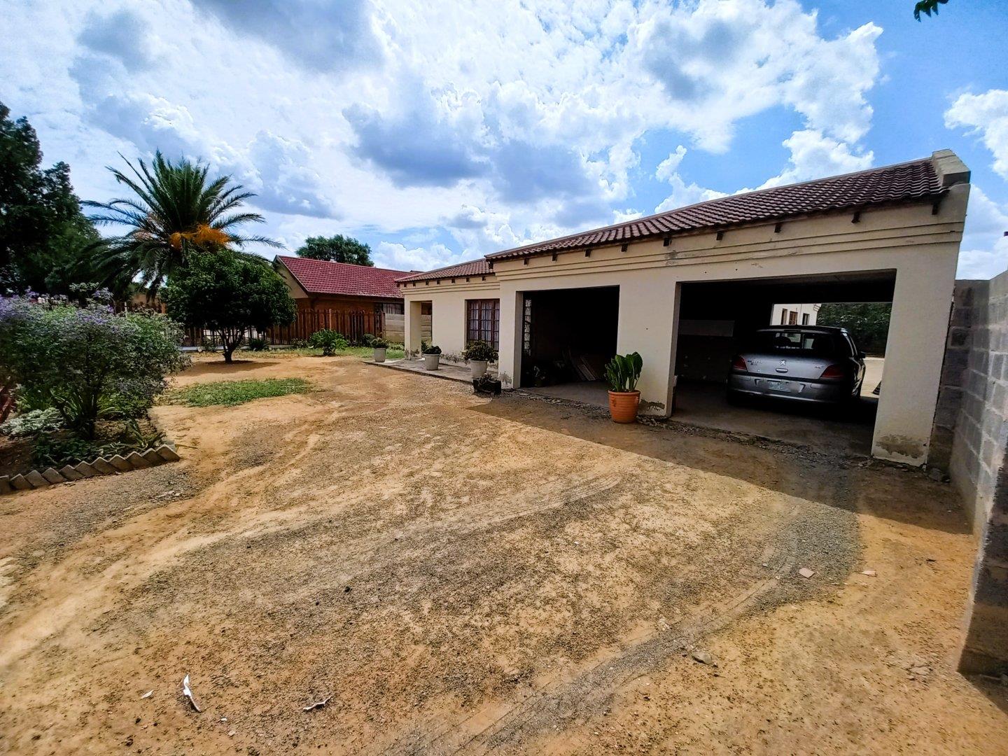 3 Bedroom House for Sale in Lourierpark