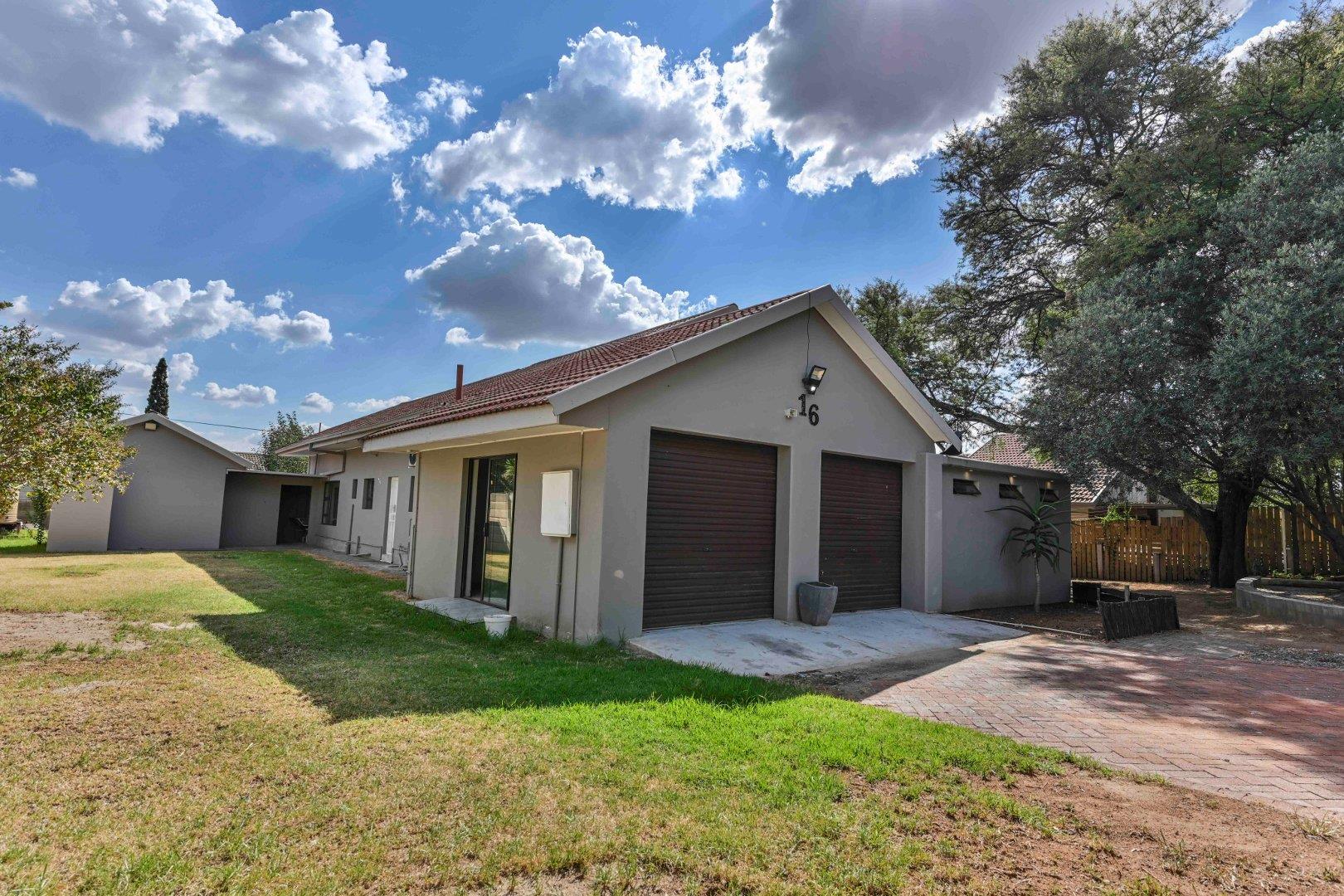 4 Bedroom House for Sale in Fichardt Park