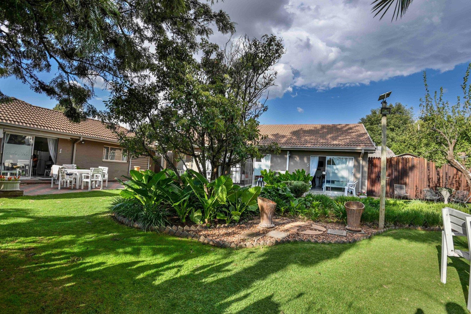 9 Bedroom House for Sale in Universitas