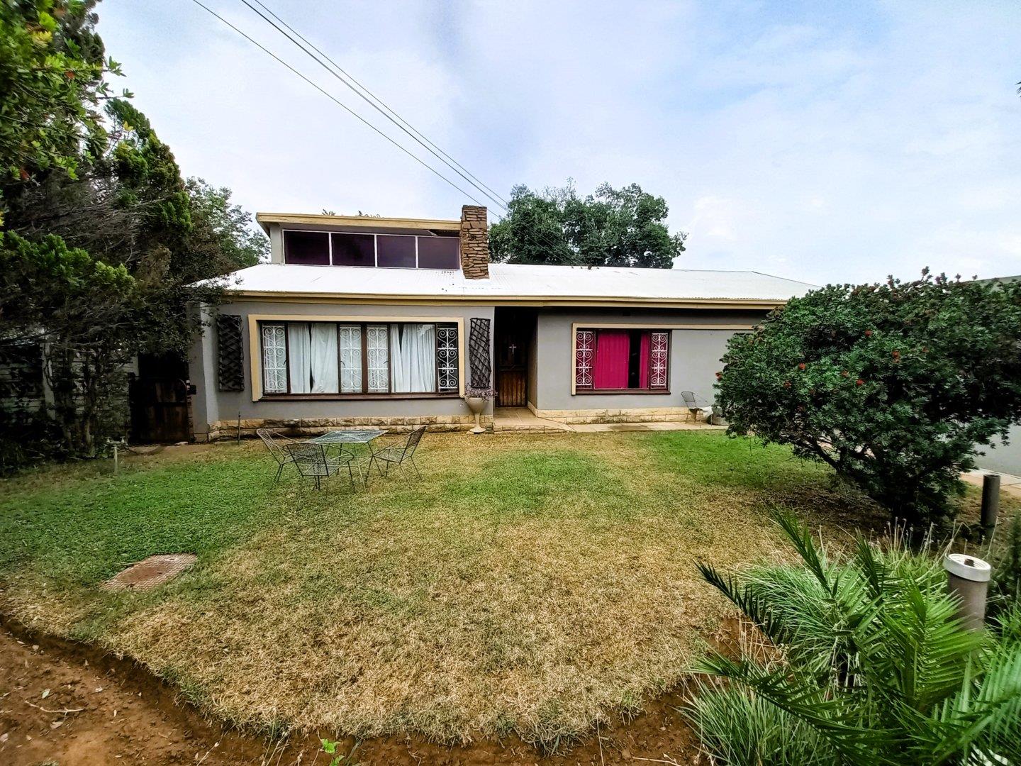 4 Bedroom House for Sale in Hospitaalpark