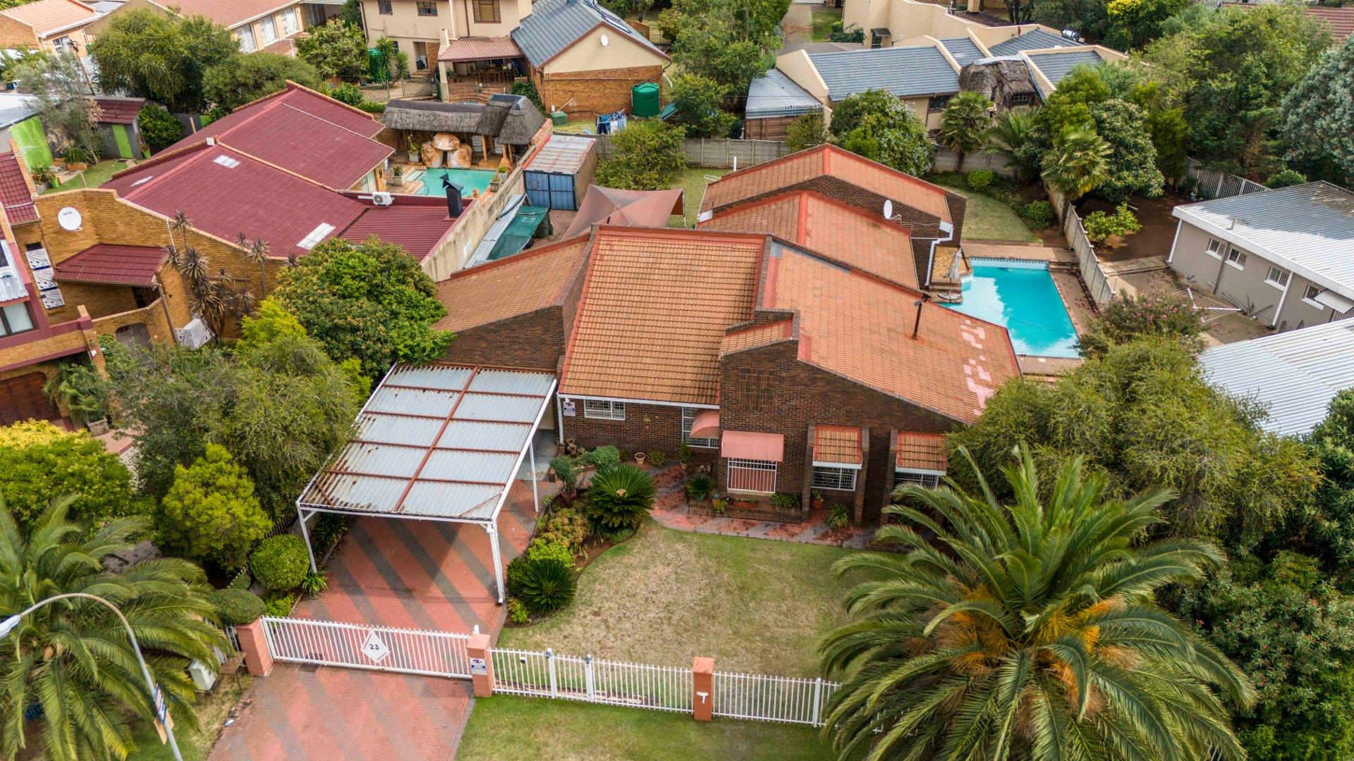 5 Bedroom House for Sale in Universitas Ridge