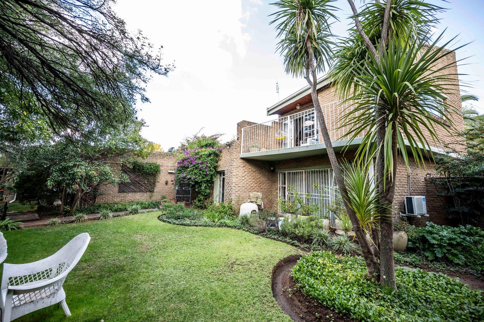 5 Bedroom House for Sale in Universitas