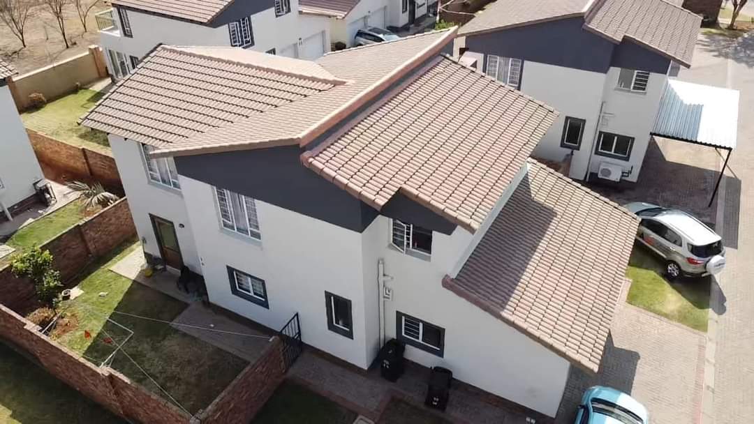 4 Bedroom house in Silverlakes