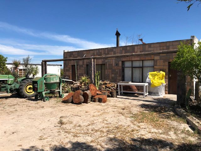 24,700m² Small Holding To Let in Hartebeesfontein