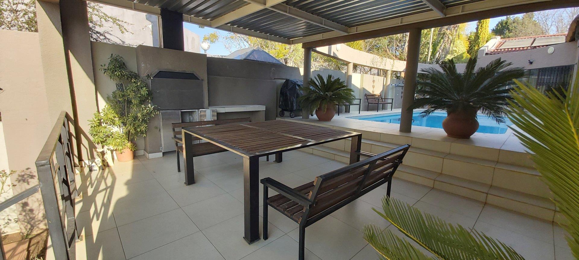 5 Bedroom House for Sale in Heuwelsig