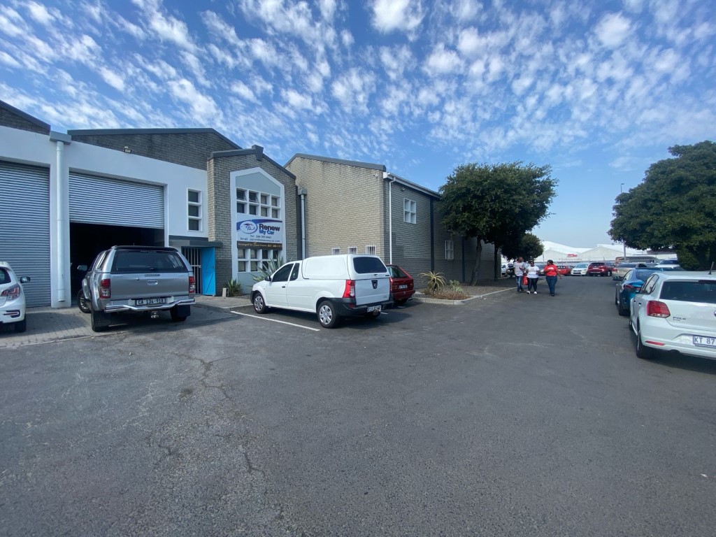 462m² Warehouse For Rent-Airport Industria 2