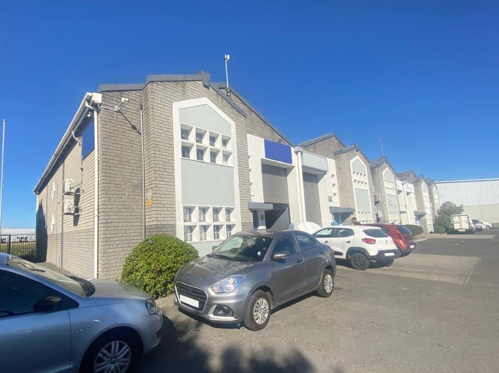 205m² Warehouse For Rent In Airport Industria 2