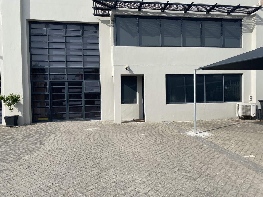 290m² Office For Rent In Airport City Airport Industria