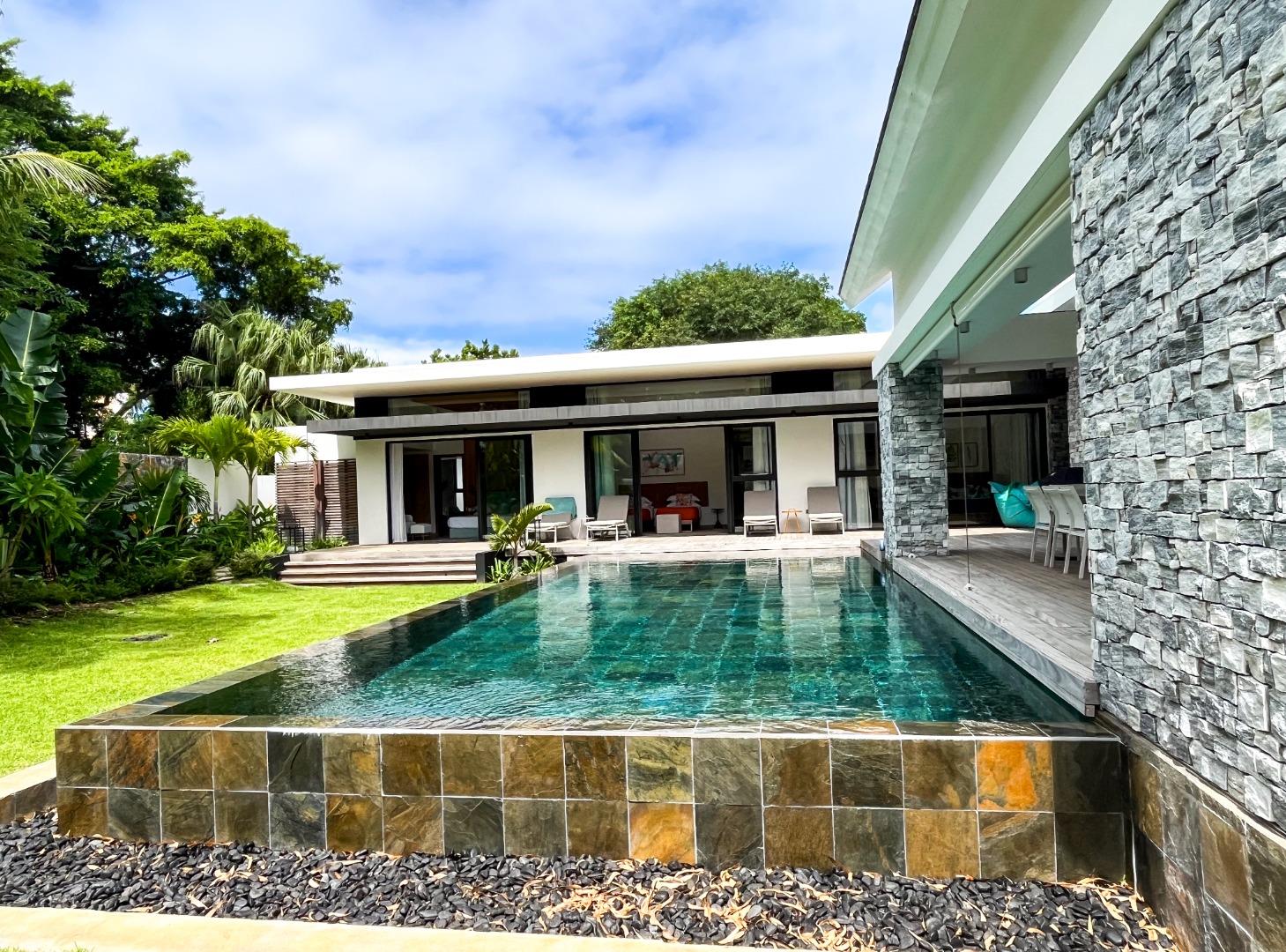 The Definition of Luxury : 4 bedroom Villa