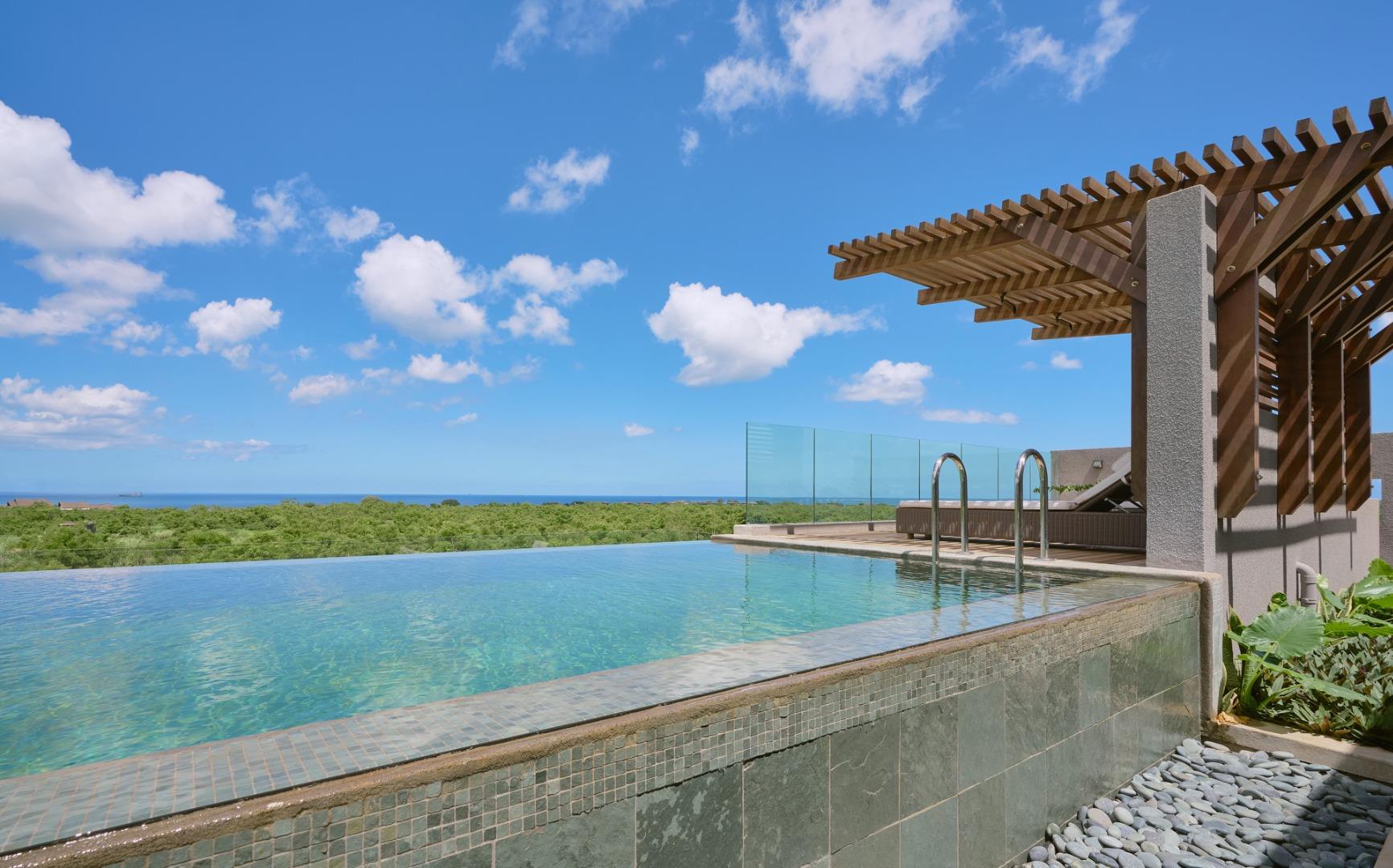 Scenic Coastal Outlook: Discover Serene Living