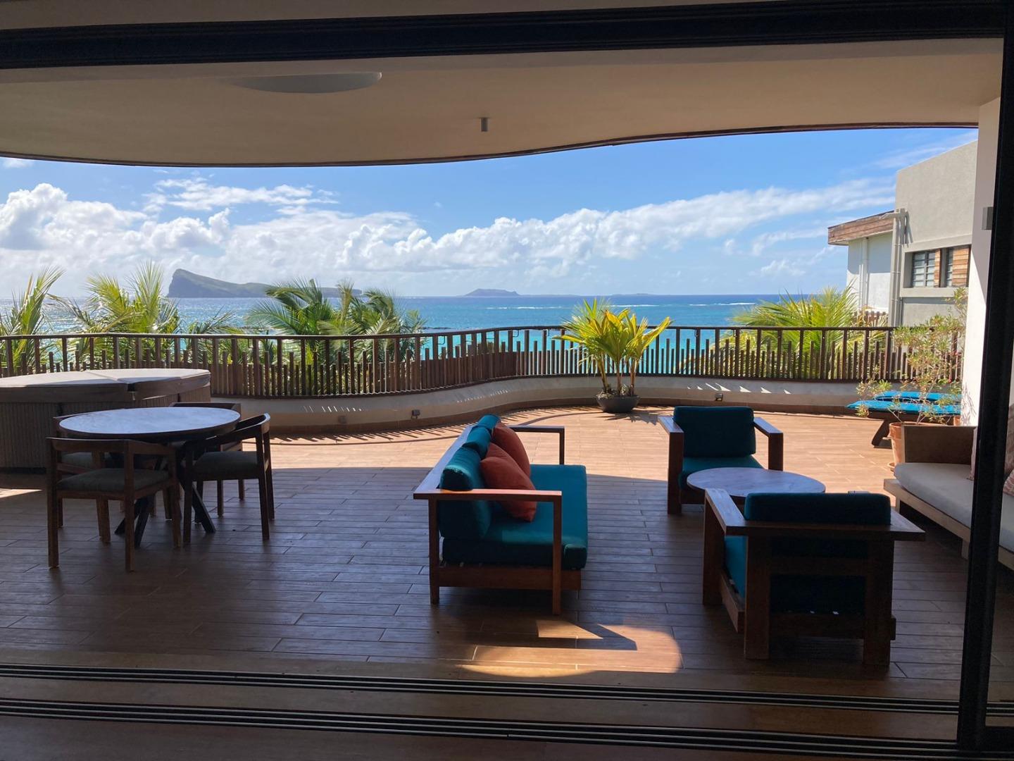 A breathtaking penthouse on the turquoise lagoon